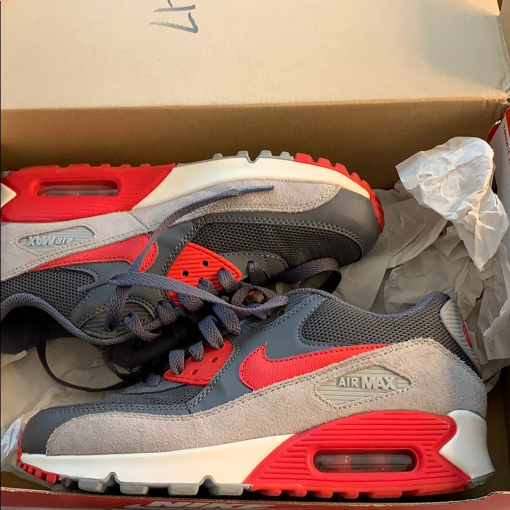 BRAND NEW! Worn twice! No marks or scuffs!